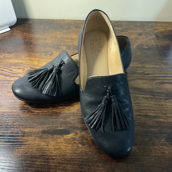 Naturalizer black leather loafers - size 7 - Picture 3 of 5